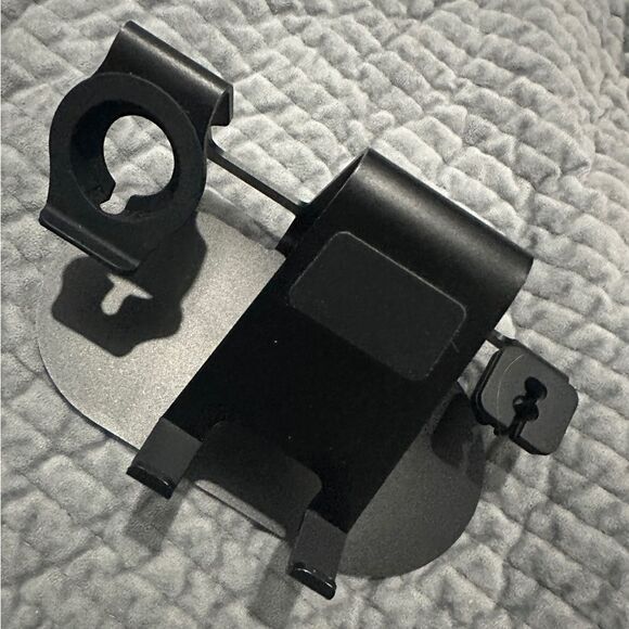3-in-1 Charging Stand for Phone, Watch & Earbuds – Sleek & Practical - Picture 4 of 17